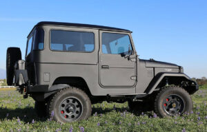 TOYOTA ICON LAND CRUISER FJ40