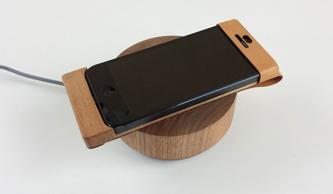 OREE PEBBLE 2 WOODEN WIRELESS CHARGER AND SPEAKER