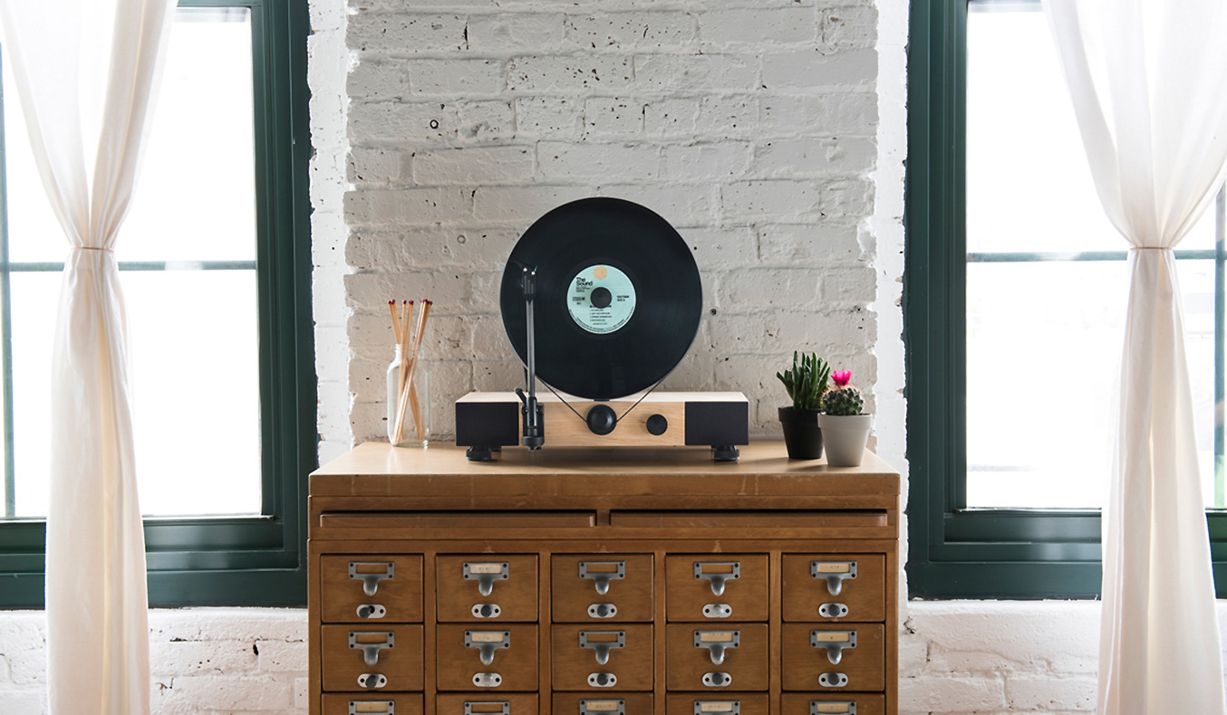 FLOATING RECORD VERTICAL TURNTABLE