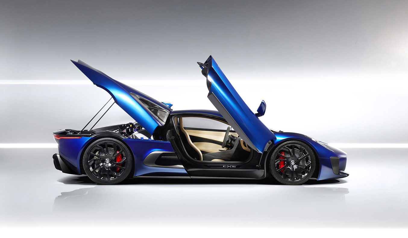 JAGUAR C-X75 IS THE COOLEST CAR IN THE LATEST BOND FLICK