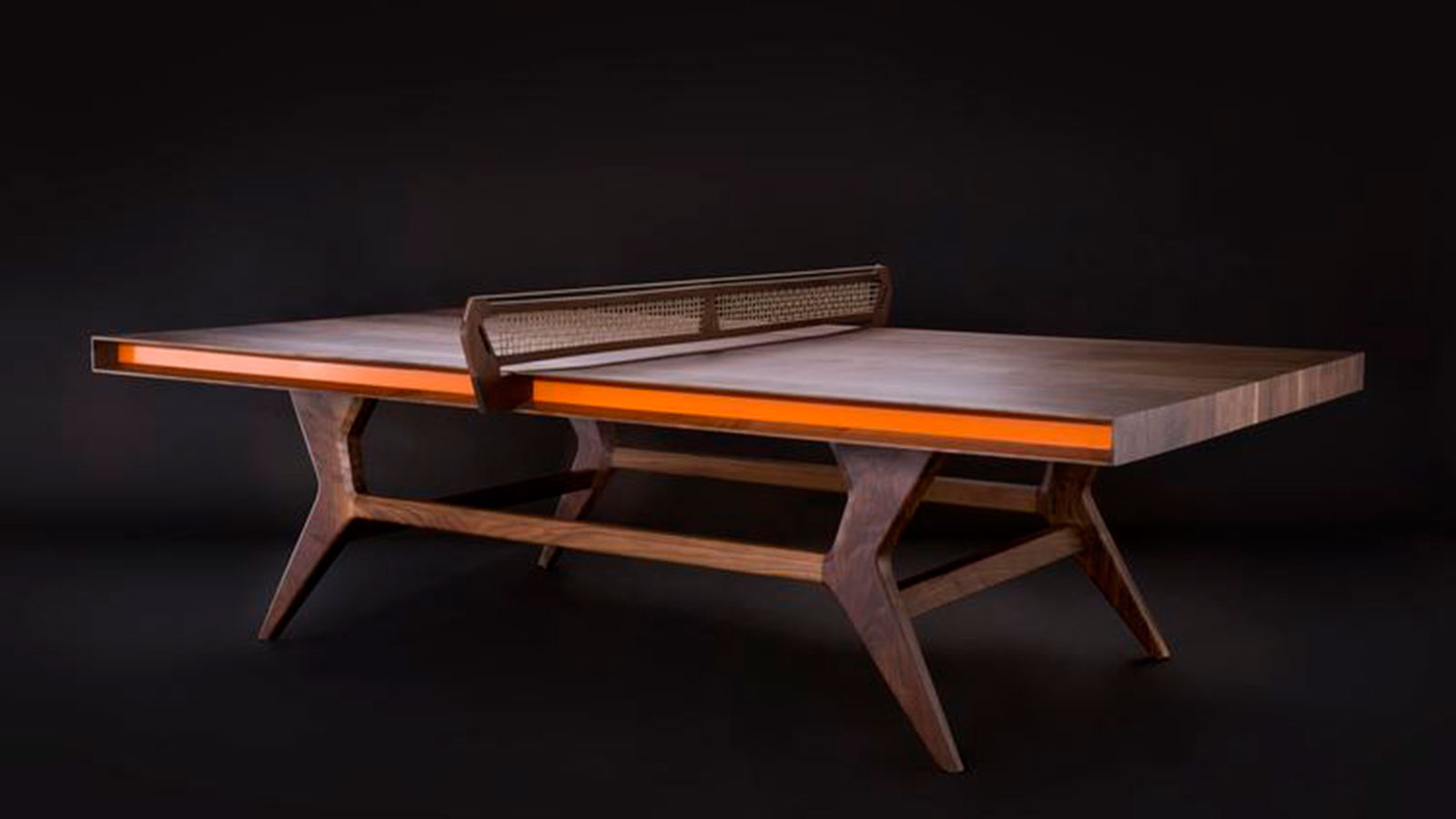 Mackenrow Ping Pong Table
